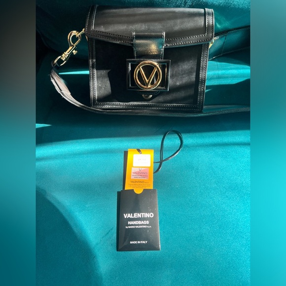 Valentino by Mario Valentino - SCARLETT ROPE LEATHER CROSSBODY IN BLACK - Picture 4 of 14